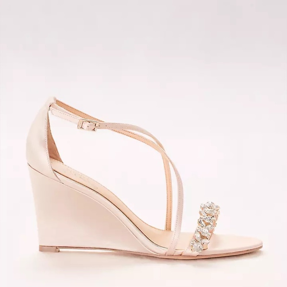 NIB Badgley Mischka Jewel Crystal Embellished Heels - Picture 2 of 9